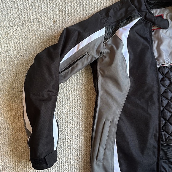 NWOT Women’s Bilt motorcycle jacket - Picture 3 of 6